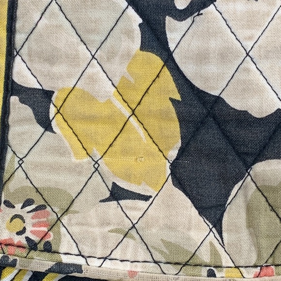 Vera Bradley Crossbody Bag Womens Medium Retired Dogwood Print Quilted Saddle up - Picture 6 of 17